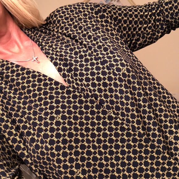 Beautiful MK blouse - Picture 4 of 4